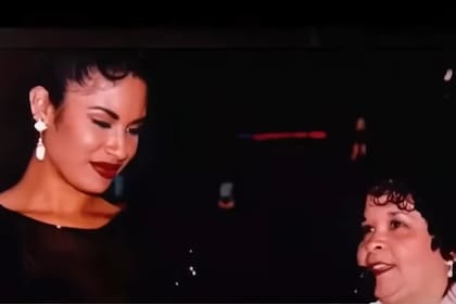 Yolanda Saldívar junto a su ídola, Selena