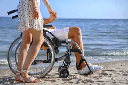 Cuando Rahman, de 22 años, pide lo que necesita de una cita y lo recibe, su comprensión de la conexión romántica se profundiza