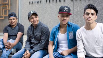 Yovani (18 años), Norlyn (19), Dolman (16) y Michael (19).