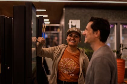 YPF Full cuenta con más de 1040 puntos de venta alrededor de Argentina y es un referente en el mercado de la cafetería y comidas rápidas.