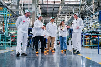 YPF Luz abastece de energía renovable desde el parque solar Zonda, ubicado en San Juan, a la planta de Honda en Campana.