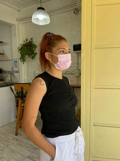 Ysabel González trabaja como barista y encargada de un local