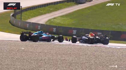 Yuki Tsunoda chocó a Franco Colapinto en el Gran Premio de Austria y fue sancionado con 10 segundos