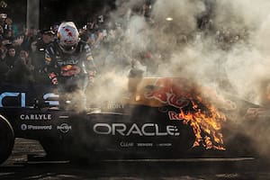El piloto de Fórmula 1 degradado en Red Bull que sufrió un incendio en su auto durante una exhibición