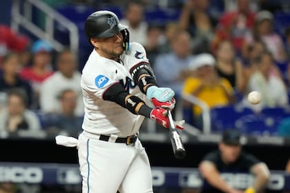 Yuli Gurriel puede destacarse en ambas funciones del juego (Foto: Archivo)