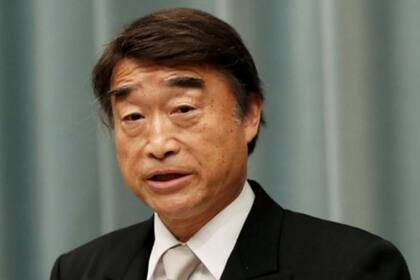 El ministro de Salud y Trabajo de Japón, Takumi Nemoto, afirmó que el uso de tacones por parte de las mujeres es "socialmente aceptado"