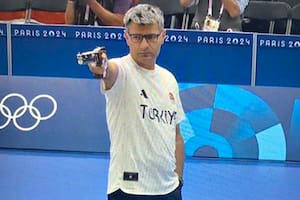 Yusuf Dikeç, el turco que sigue haciendo historia sin artilugios en una competencia internacional de tiro