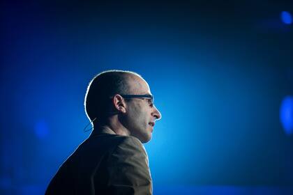 Yuval Noah Harari, historiador y escritor israelí que dudó esta semana que la humanidad pueda “sobrevivir” a la IA.