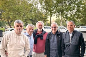 Dirigentes alejados de la pelea interna del PJ se reúnen y ponen en la mira la elección bonaerense