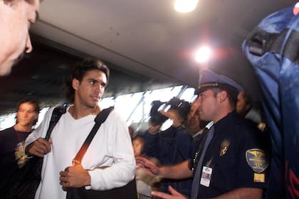 Zabaleta deja el estadio del Parque O'Higgins después de los disturbios