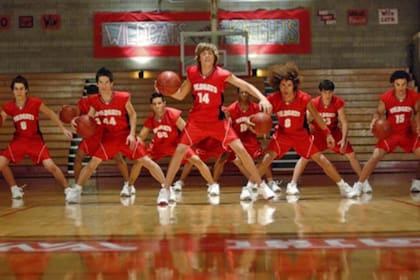 Zac Efron llegó a admitir su arrepentimiento por haber hecho High School Musical, proyecto que lo llevó al estrellato (Foto: Instagram @highschoolmusical)