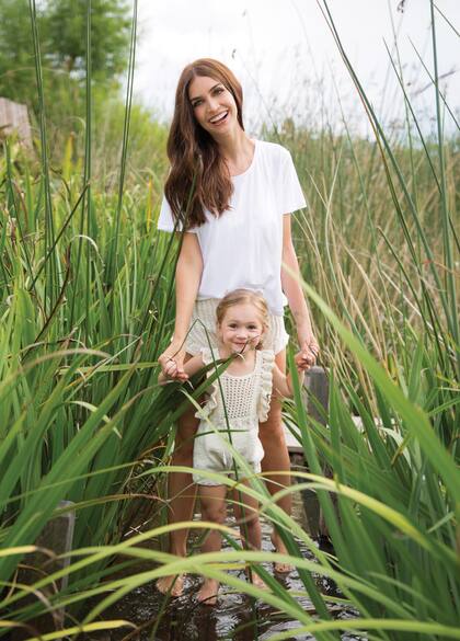 Desde hace un tiempo, Jakob von Plessen, siempre acostumbrado al bajo perfil, empezó a sonar en los medios por su romance con Zaira. Él organiza cabalgatas y excursiones para extranjeros en Patagonia. Durante quince años, se instalaba en la reserva Masái Mara, en África, seis meses al año.