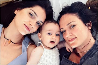 Zaira Nara es madrina de Filipa, la hija menor de Paula Chaves
