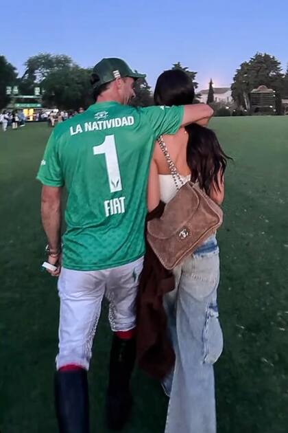 Zaira Nara y Facundo Pieres, tras el triunfo del deportista en el campo de polo