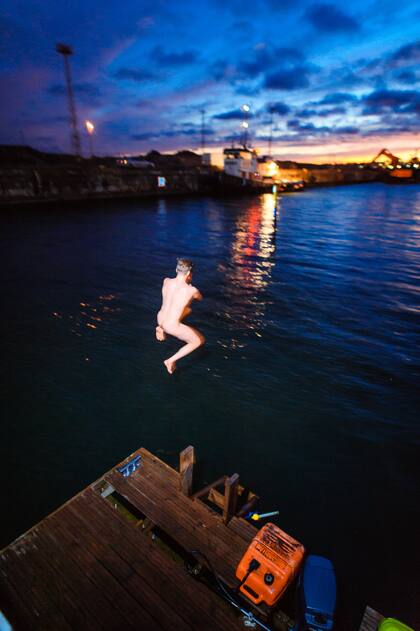 Zambullida en el mar con el cuerpo desnudo, un ritual muy finlandés