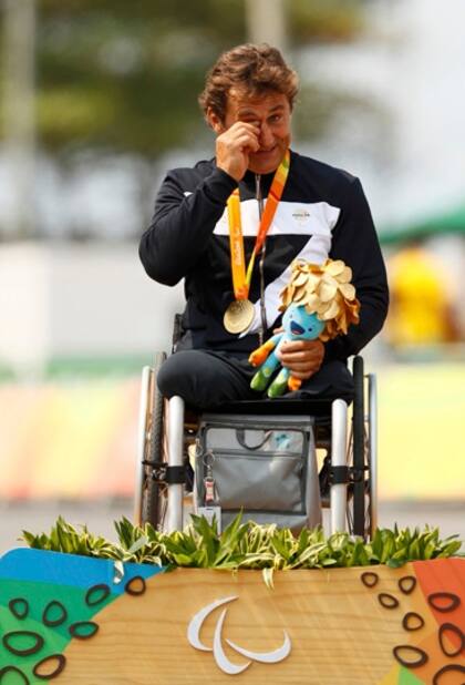 Zanardi emocionado en el podio de Río
