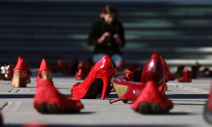 Zapatos rojos contra la violencia