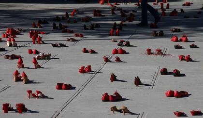 Zapatos rojos contra la violencia