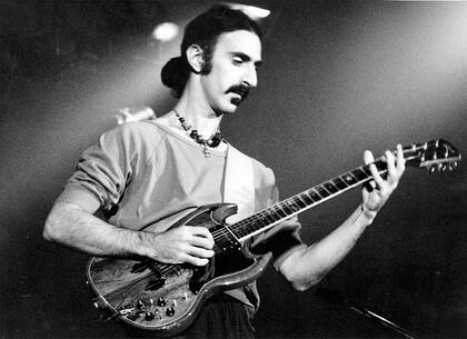 Zappa falleció en 1993 producto de un cáncer de próstata. Fue uno de los músicos más influyentes del siglo XX