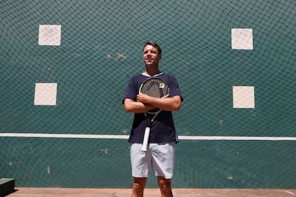 Zeballos, en el frontón, donde se pasó horas y horas ensayando durante su infancia: "Hoy ya no tengo ninguna presión, si mañana cierro la persiana de mi carrera me quedo tranquilo"