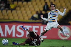 Boca pierde con Barcelona: se lesionó Brey, se salvó de un penal y están 10 contra 10