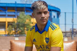 Zeballos, uno de los que posaron en la producción de fotos de la nueva casaca de Boca