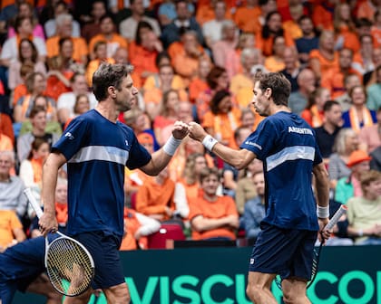 Zeballos y Molteni cerraron la serie de Copa Davis en favor de la Argentina ante Países Bajos, en Groningen