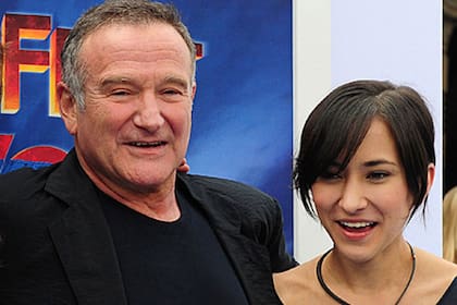 Zelda Williams junto a su padre Robin, durante la presentación de un film. La hija del actor decidió cerrar su cuenta en Twitter tras ser asediada por trolls