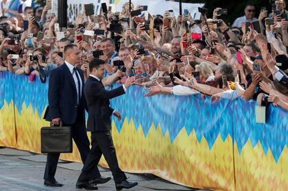 Zelenski, de 41 años, prometió detener la guerra en el este del país contra separatistas apoyados por Rusia