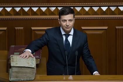 Zelenski, de 41 años, prometió detener la guerra en el este del país contra separatistas apoyados por Rusia