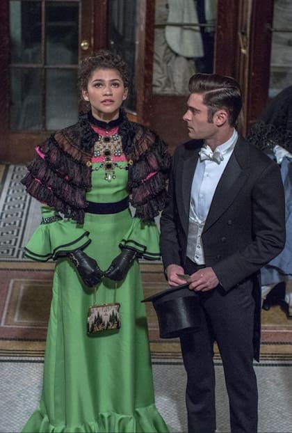Zendaya y Zac Efron en El gran showman
