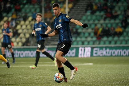 El argentino Valentín Carboni con la camiseta de Inter, de Italia