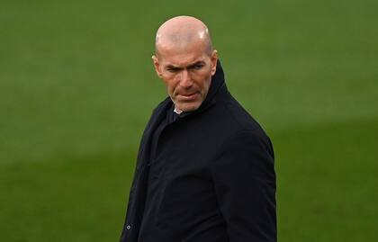 Zinedine Zidane, DT del Real Madrid, sabe que las chances del conjunto blanco pasarán por frenar a Lionel Messi, capitán de Barcelona.