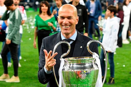 Real Madrid eligió un exitoso pasado reciente: Zidane