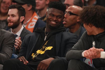 Zion Williamson realizó una plan de reeducación física: le enseñaron a caminar y a correr de una forma diferente para cuidar sus articulaciones