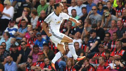 Zlatan festejó su primer gol con la camiseta de Manchester