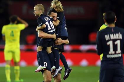Zlatan se retiró con sus dos hijos y una ovación del público