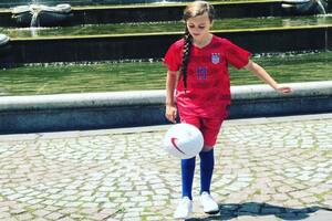 Zoe Puente, la futbolista de 10 años que desea que todos puedan jugar