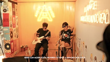 Zoe Gotusso brindó un show íntimo para 15 personas en el espacio de Andes Origen en la primera edición del Festival Montaña en Mendoza.