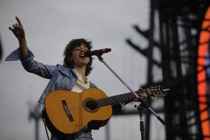 Zoe Gotusso, una buena representante local en los shows de Coldplay en River Plate