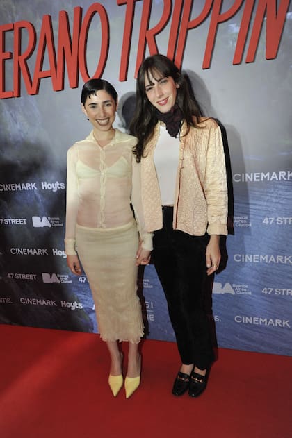 Zoe Hochbaum junto a la actriz y cantante Vera Spinetta, hija menor del recordado Luis Alberto Spinetta