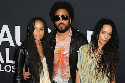 Zoë Kravitz con su padre Lenny y su madre Lisa Bonet