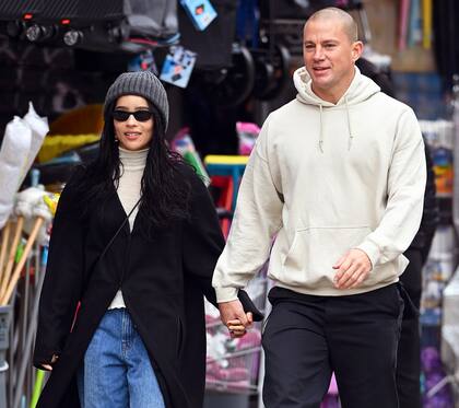  Zoe Kravitz y Channing Tatum fueron fotografiados de la mano en público paseando por las calles Nueva York 
