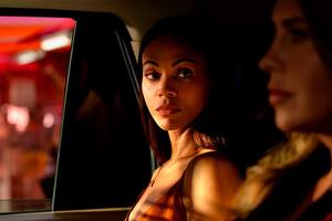 Zoe Saldaña y Karla Sofía Gascón en Emilia Pérez, el film más nominado