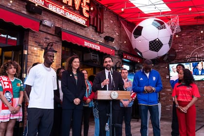 Zohran Mamdani planteó que el objetivo de las entradas asequibles es que “la gente trabajadora no quede fuera del juego”