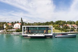 Cómo es la mansión flotante que navega en Miami y no pagará impuestos de propiedad