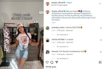 Zoreen Kabani muestra las prendas de ropa que subasta en Instagram