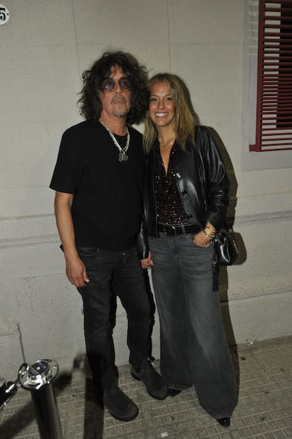 Zorrito Von Quintiero y su pareja, Tini Piermattei, dijeron presente en el cumpleaños de Charly García