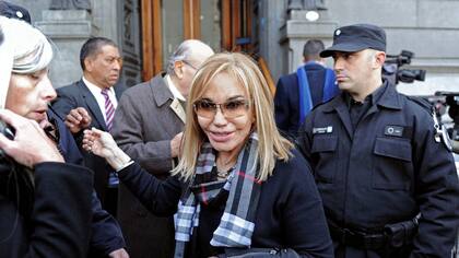 Zulema Yoma frente al Congreso, a la espera de la declaración completa de su ex marido