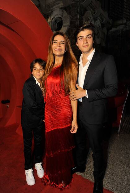 Zulemita Menem junto a sus hijos Luca y Malek